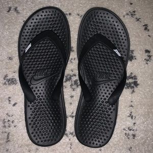 Nike flip flops